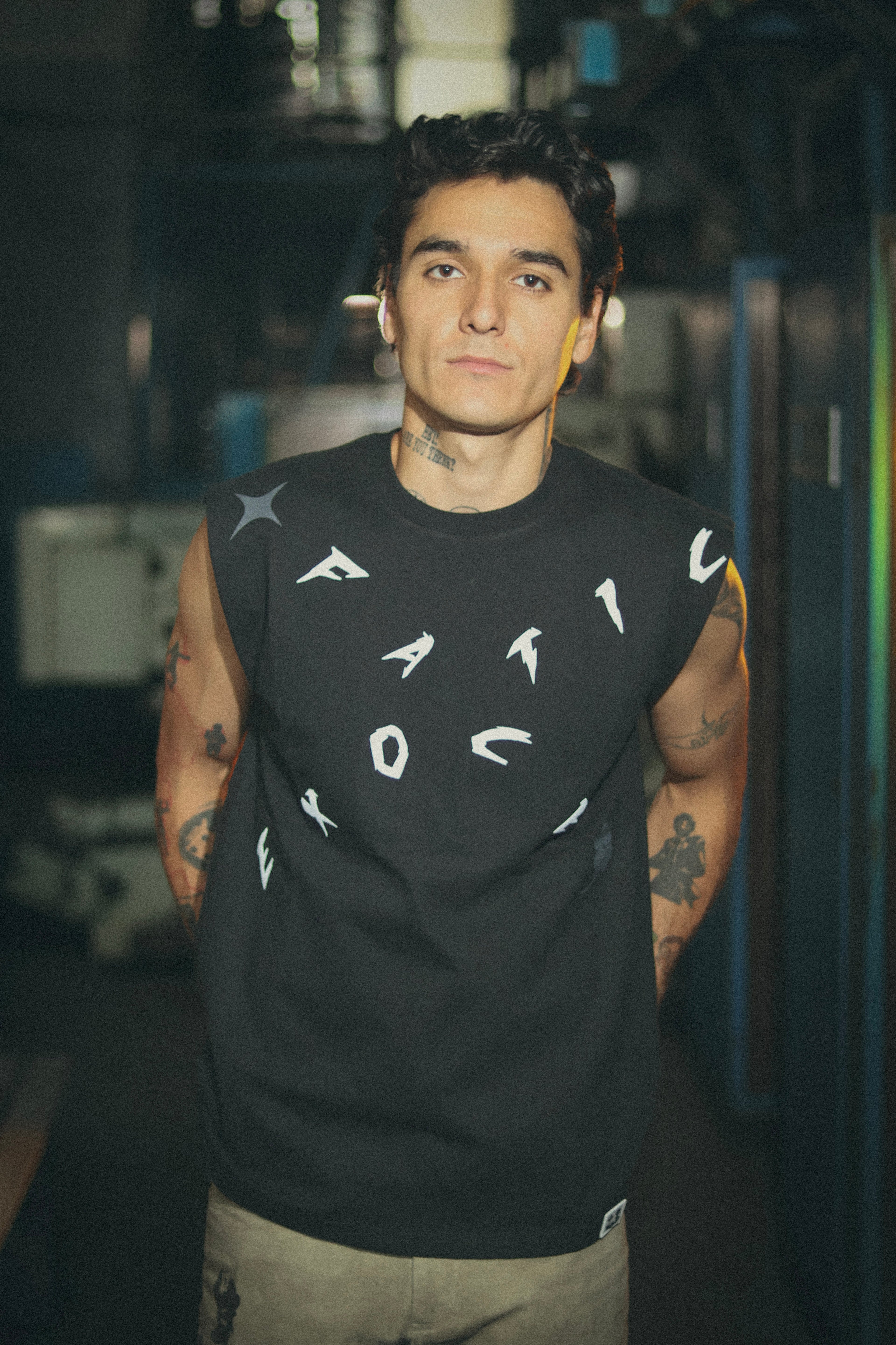 Camiseta sin mangas oversize Exotic Face negra