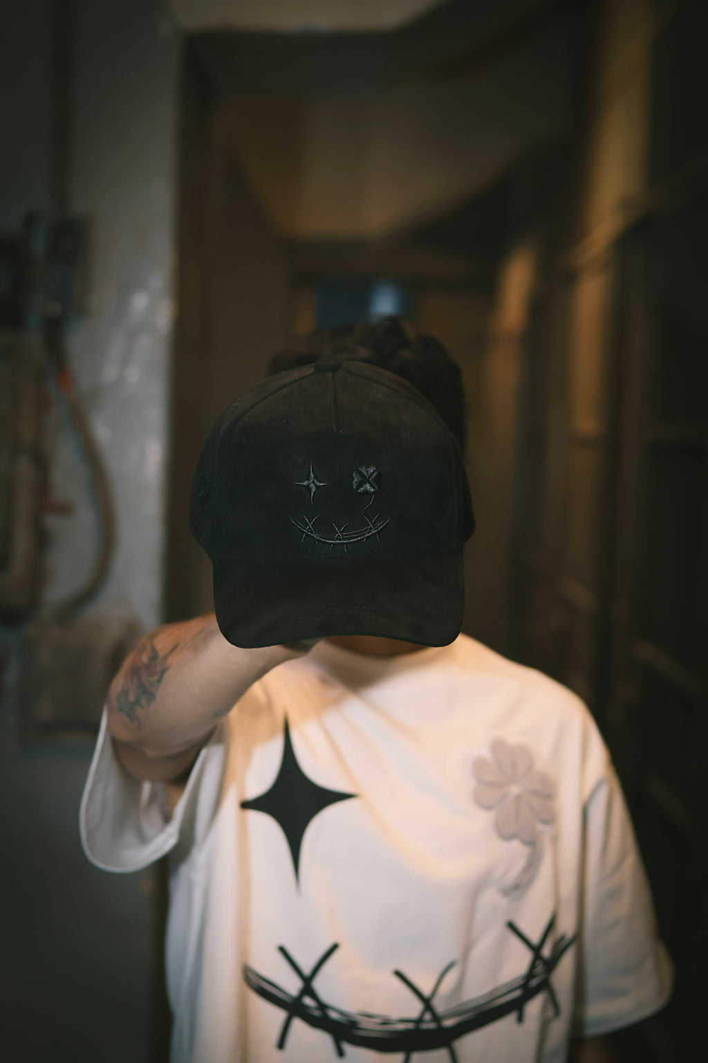 Gorra negra Exotic Face